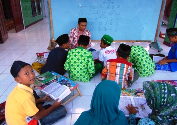Kegiatan Belajar Santri Marhalah TPQ Al-Mujahiddin Guwo Jombang