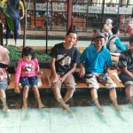 Liburan Terapi Ikan dan Dayung Perahu di Kampung Coklat Kademangan Blitar