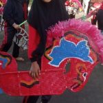 Foto murid sekolah berlatih tari jaran dor Jombangan