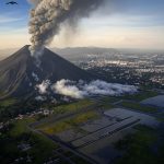 Kondisi Terkini Gunung Semeru: Erupsi Berulang dan Tantangan yang Dihadapi