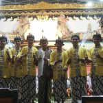 Remaja Penabuh Gamelan di Pertunjukan Kesenian Wayang Kulit di Jeruk Kuwik Bareng Jombang (1)