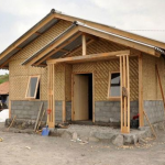 Seni Arsitektur Rumah Tradisional Tembok Setengah Bambu dari Jombang