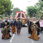 Karnaval Mobil Hias Hasil Bumi Kabupaten Jombang 2025: Perayaan Kreativitas dan Kekayaan Alam dalam HUT ke-80 Republik Indonesia