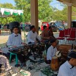 "Warung Pojok Kebon Rojo" di Desa Tanjung Wadung, Kecamatan Kabuh, Jombang, merujuk pada kegiatan dialog interaktif yang diselenggarakan oleh Pemerintah Kabupaten (Pemkab) Jombang pada 19 Agustus 2025. Ini bukan sebuah warung makan permanen, melainkan sebuah forum komunikasi yang diadakan di Balai Desa Tanjung Wadung.