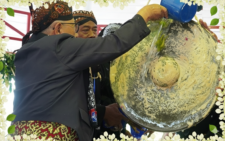 Siraman Kyai Bonto: Tradisi Jamasan Wayang Krucil Pusaka Peninggalan Mataram Islam di Desa Kebonsari...