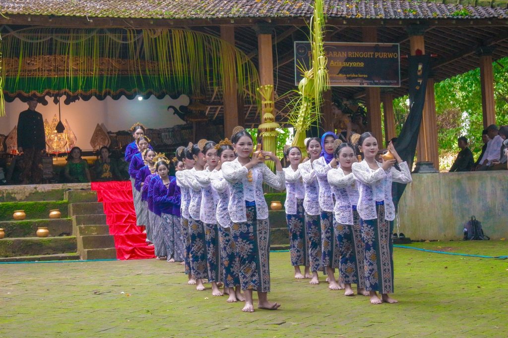 Tradisi Kungkum Sinden dan Jejak Airlangga di Situs Sendang Made Jombang
