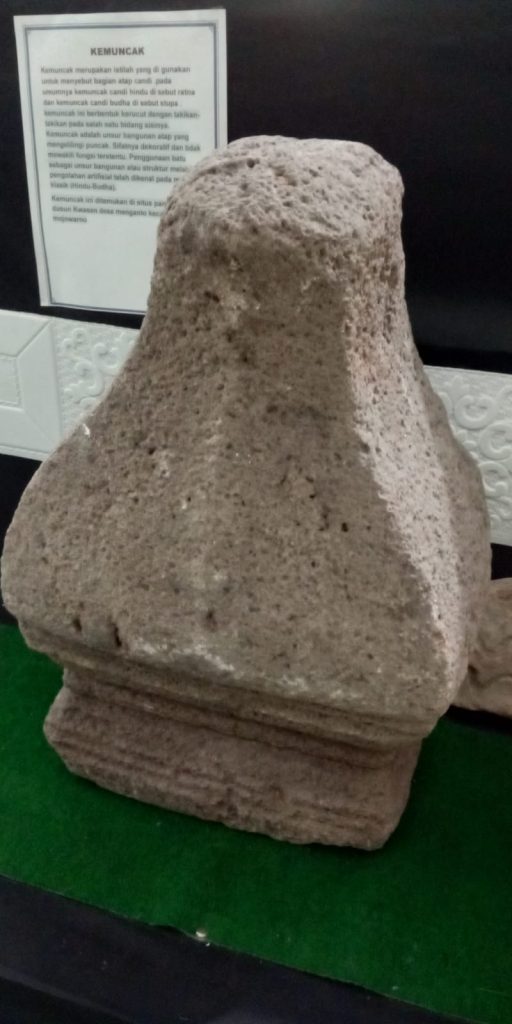 kemuncak candi - Penetapan Candi Pandegong sebagai Situs Cagar Budaya di Kabupaten Jombang